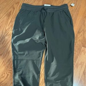 Old navy size large Petite.  Dark grey